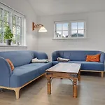 3 Bedroom Cozy In *