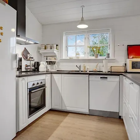 3 Bedroom Cozy In