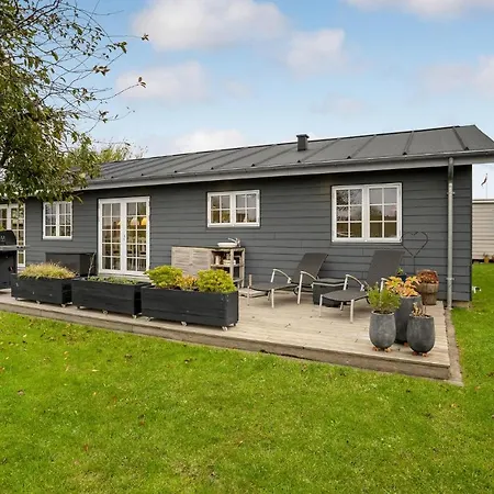 Holiday home 3 Bedroom Cozy In *