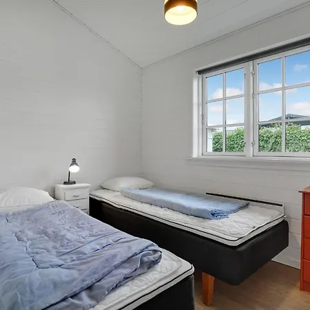 3 Bedroom Cozy In Holiday home