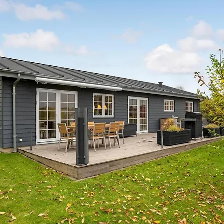 3 Bedroom Cozy In