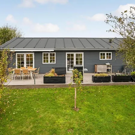 Holiday home 3 Bedroom Cozy In