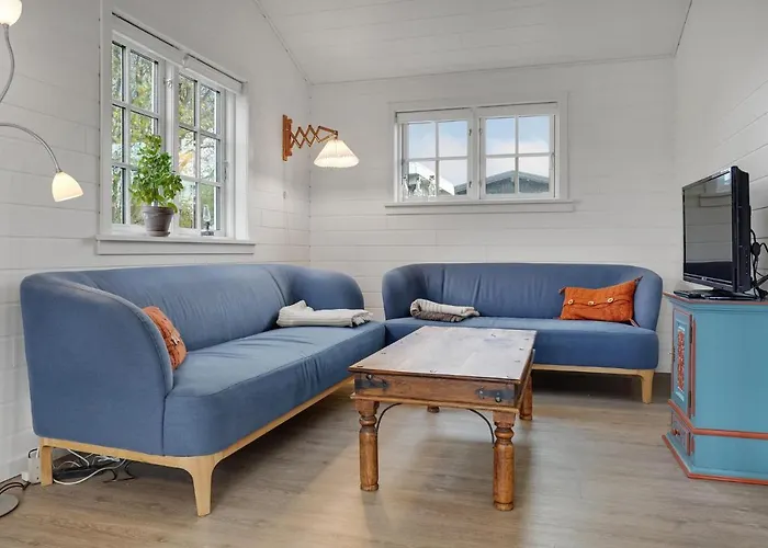 3 Bedroom Cozy In *